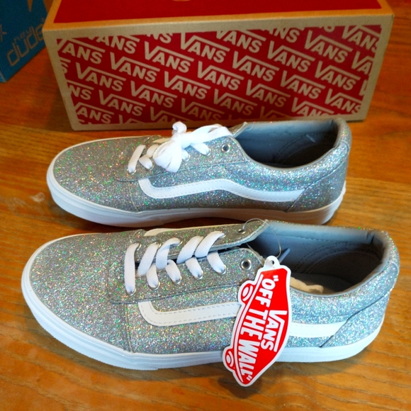 Vans, Ward, Party Glitter, size 6 youth Shoes - Picture 2 of 6